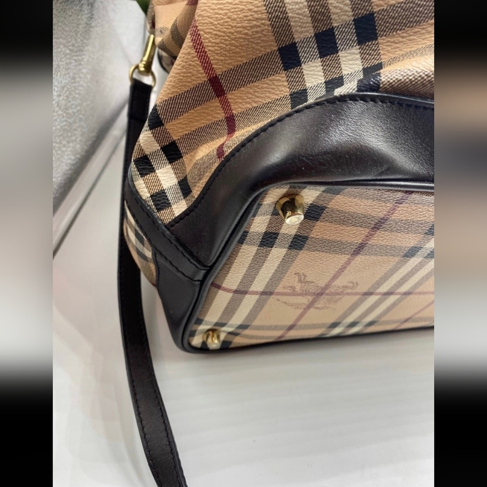 Burberry Haymarket Golderton Medium Tote - Picture 3 of 8